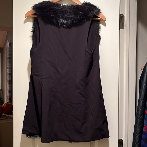 Mossimo brand Black faux fur open front vest, size small - Picture 3 of 3